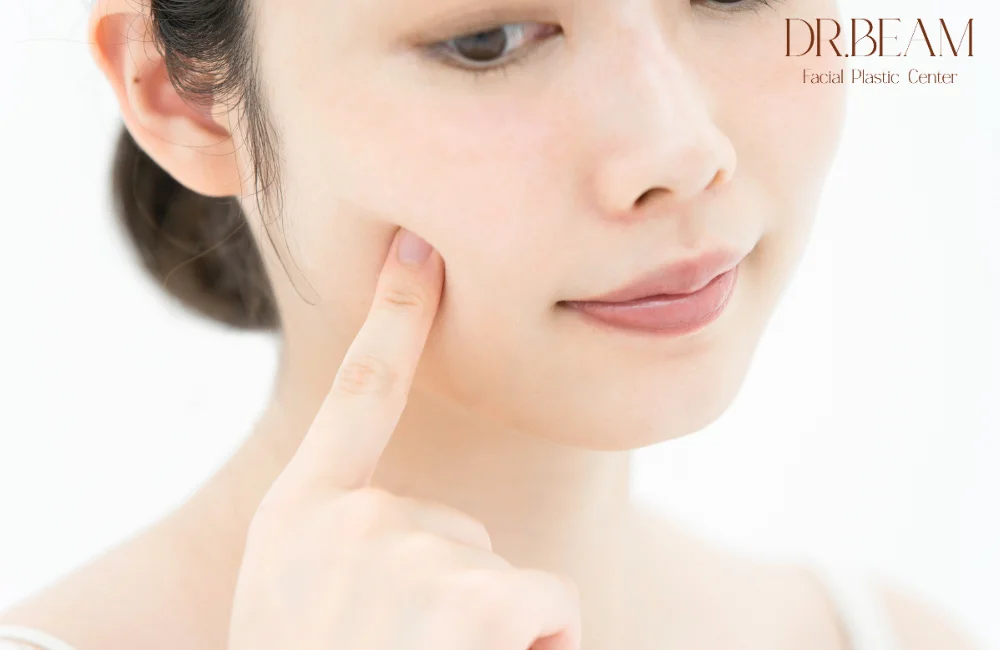 แก้มห้อยจากไขมัน หรือ แก้มย้อยจากผิวหย่อน